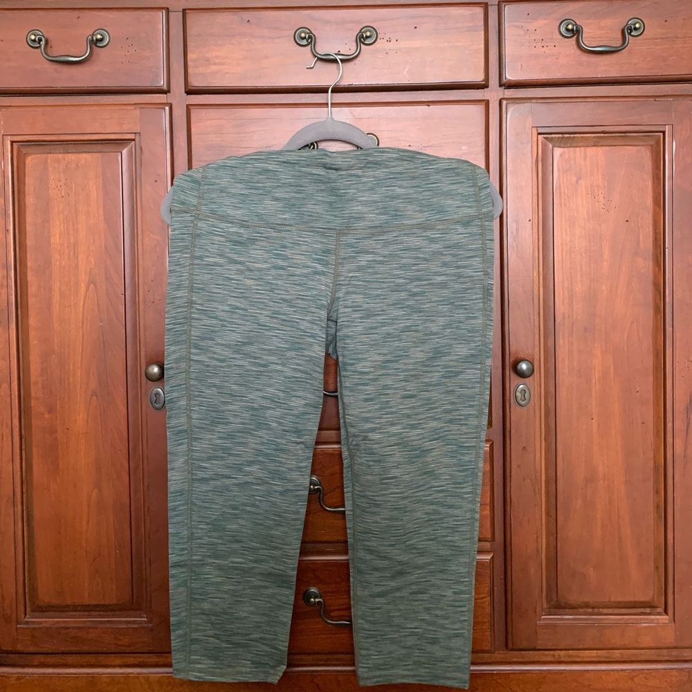 Athleta Crop Leggings